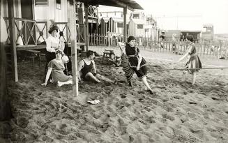 Bañistas en la playa de los Baños de San Sebastián