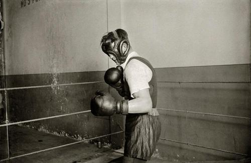 Ignacio Ara entrenando antes del combate contra Marcel Thil