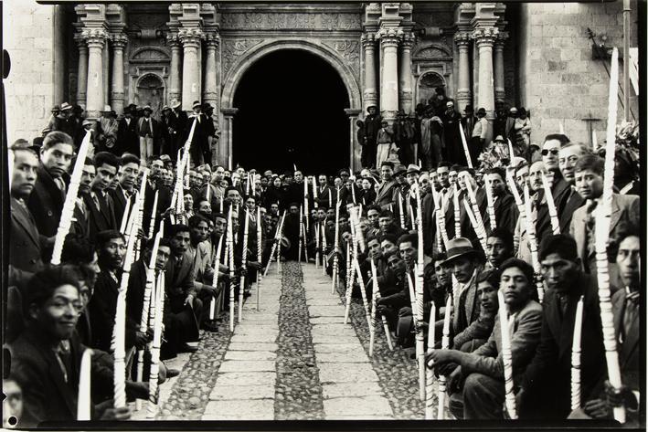 Ceremonia de los cirios en la catedral de Ayaviri