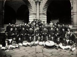 Banda de música en el monasterio