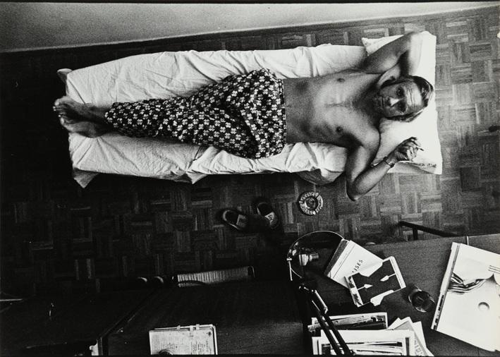 Autorretrato en la cama. Cenital