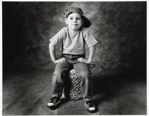 Retrato de niño con gorra