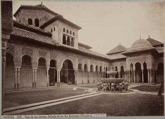 Granada. Patio de los Leones, fachada de las Dos Hermanas (Alhambra)