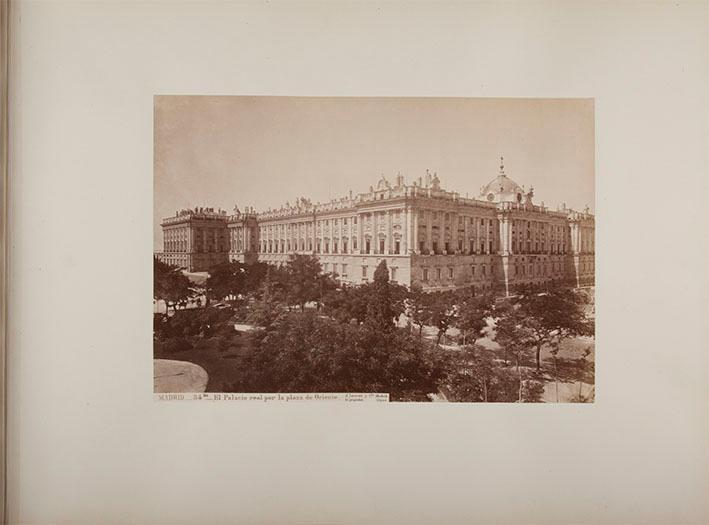 Madrid. El Palacio Real por la plaza de Oriente