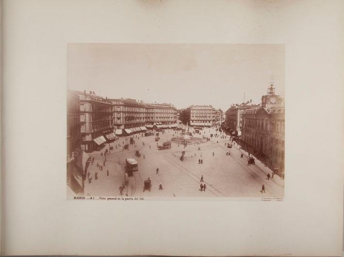 Madrid. Vista general de la plaza del Sol