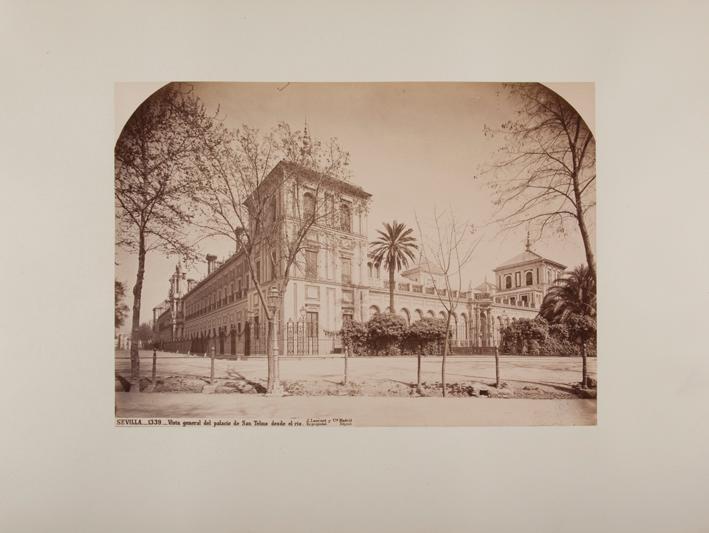 Sevilla. Vista general del palacio de San Telmo desde el río