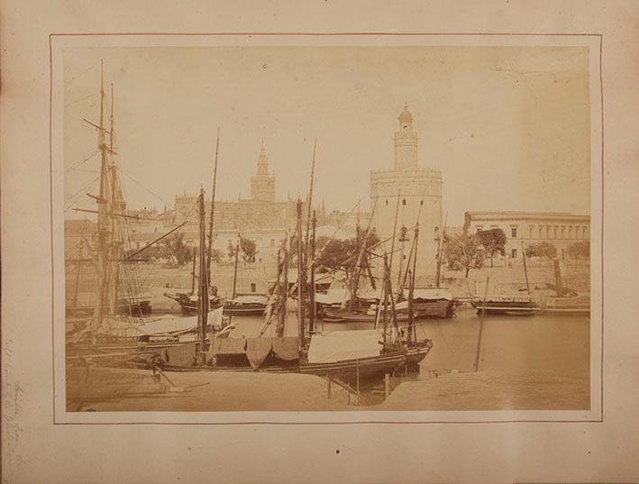 Sevilla. El Guadalquivir, la Torre del Oro y la Catedral