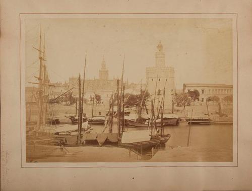 Sevilla. El Guadalquivir, la Torre del Oro y la Catedral