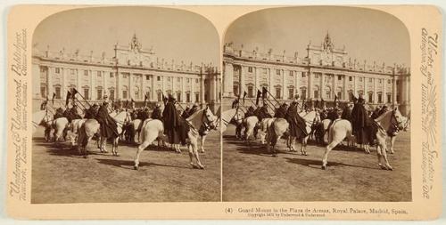 Montando la guardia en la Plaza de Armas, Palacio Real