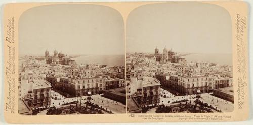 Cádiz y la Catedral, vista hacia el sureste desde la Torre del Vigia, sobre el mar.