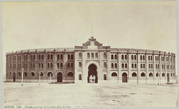 Madrid. Fachada principal de la nueva plaza de toros