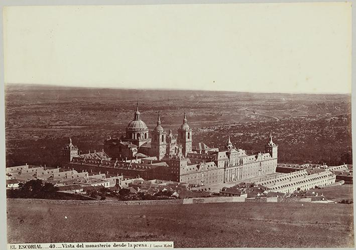 El Escorial. Vista del monasterio desde la presa