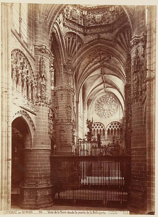 Catedral de Burgos. Vista de la nave desde la Puerta de la Pellejería