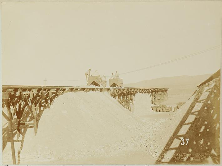 Pampa and oficina views. Piers with cars for transport of nitrate to drying hoors