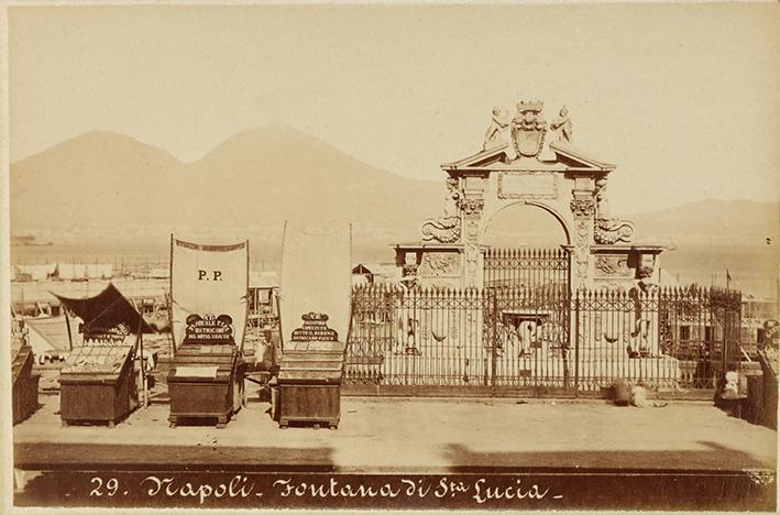 Napoli. Fontana di Sta. Lucia