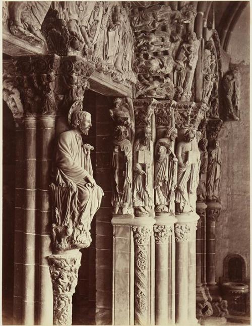 Portico de la Gloria: Central Pier, showing statue of Saint Iago