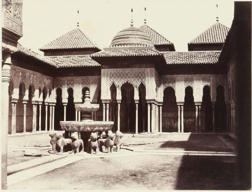 Grenade. Alhambra. Cour des Lions