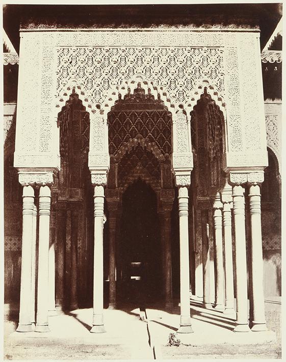 Grenade. Alhambra. Pérystile du fond de la cour des Lions