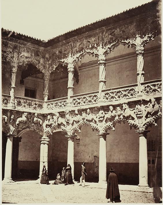 Guadalajara. Court et galerie du palais du cardinal Mendoza