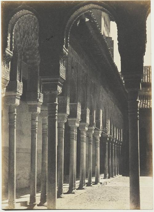 Galerie de la cour des Lions. Alhambra de Granade