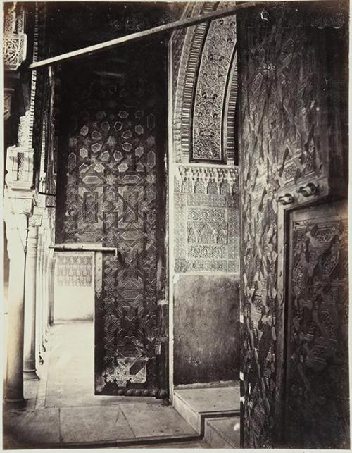 Alhambra. Wooden doors