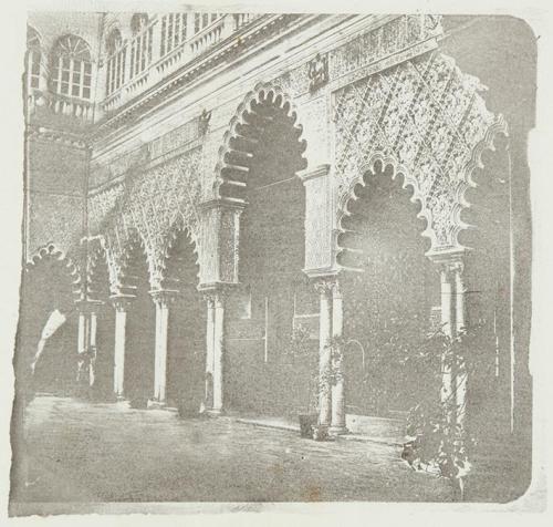 (Sevilla. Alcázar. Patio de las Doncellas)