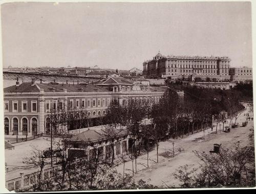 Madrid. Estación del Norte y Palacio Real