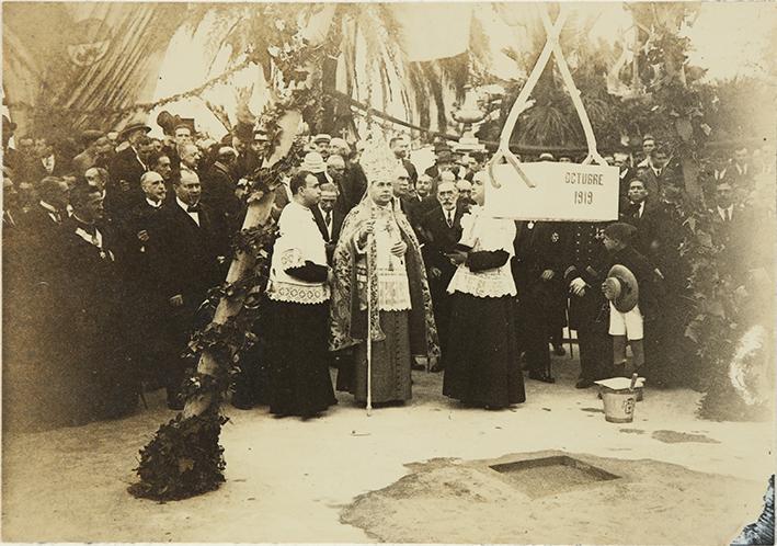 (Actos de la colocación de la primera piedra para Monumento a las Cortes de Cádiz)