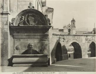 Sulmona. Fontana detta del Veccio