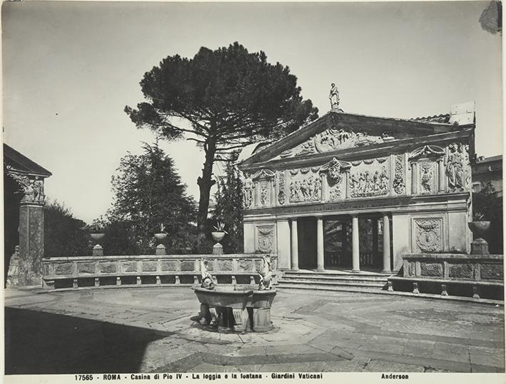 Roma. Casina di Pio IV. La loggia e la fontana. Giardini Vaticani