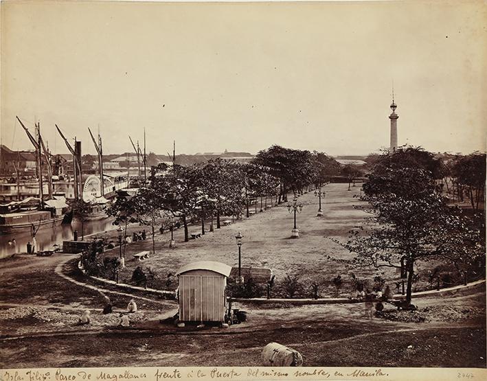 Islas Filipinas. Paseo de Magallanes frenta a la puerta del mismo nombre en Manila