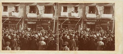 (Zaragoza. Paso de S. M. el Rey por la calle del Coso. Octubre 1903)