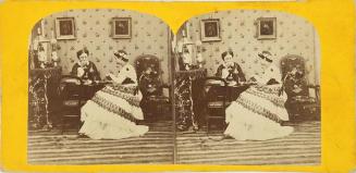 (Interior de una casa acomodada)