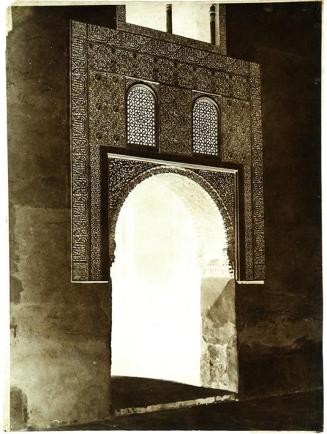 Alhambra, porte conduis de la Cour dés Myrtes á la Cour des Lions