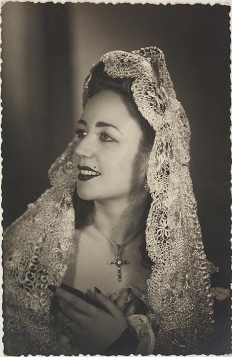 (Retrato de una mujer con mantilla, actriz)