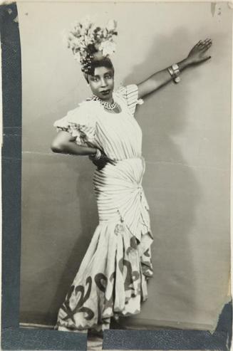 (Retrato de Josephine Baker con traje sudamericano)