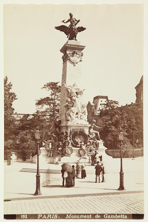 Paris. Monument de Gambetta