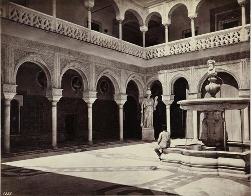 (Sevilla. Patio de la Casa de Pilatos)