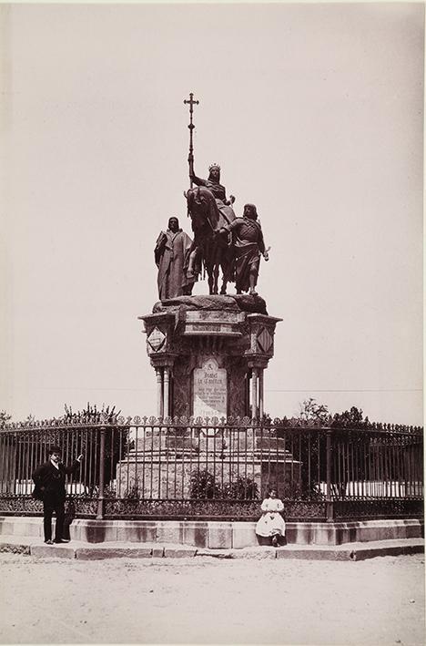 Madrid. Monumento de Isabel la Católica