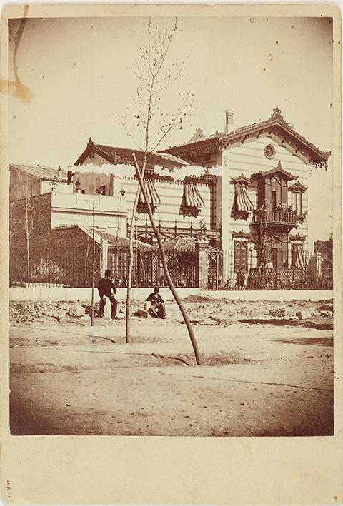 (Una casa de Mariano Monasterio en la Castellana)