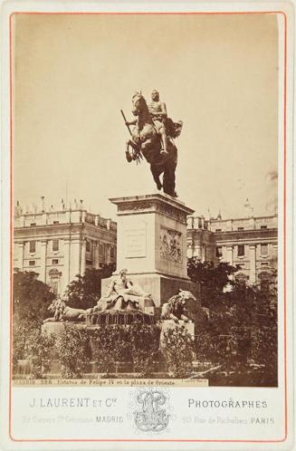 Madrid. Estatua de Felipe IV en la plaza de Oriente