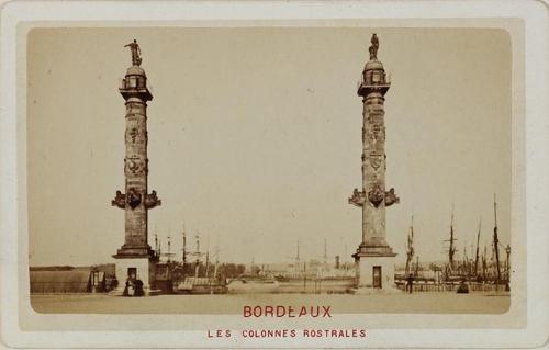 Bordeaux. Les colonnes Rostrales