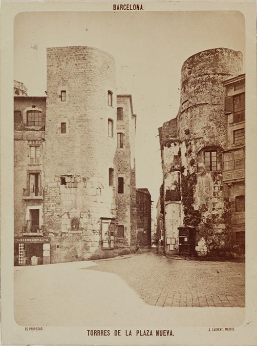 Barcelona. Torres de la plaza nueva