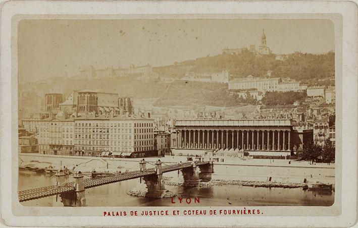 Lyon. Palais de Justice et coteau Fourbières