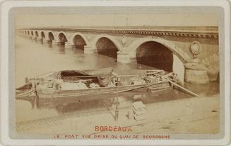 Bordeaux. Le pont vue prise du quai de Bourgogne