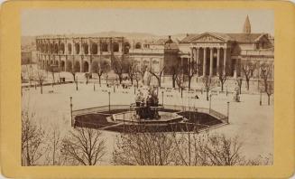 (Nimes. Plaza del Anfiteatro)