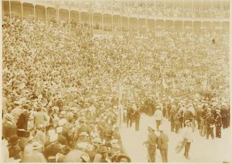 (Público en la plaza de toros de Valencia )