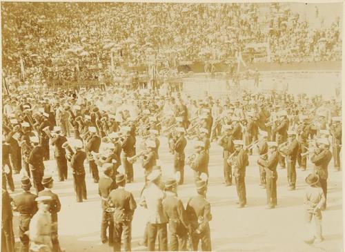 (Banda de música del ejército en la plaza de toros de Valencia )