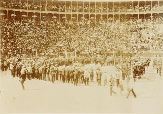 (Banda de música del ejército en la plaza de toros de Valencia )