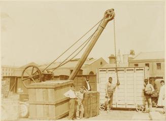 (Descargadores en el muelle)